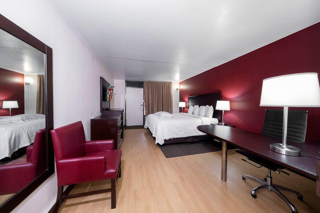 Red Roof Inn Plus+ Huntsville - Madison Dış mekan fotoğraf